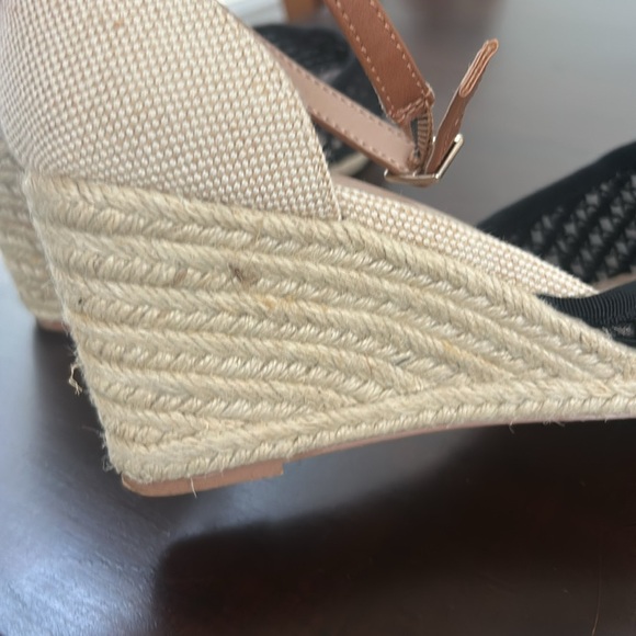 In Every Story Penningtons Wide Wedge Shoes Lace Mesh Toe Size 9 W - Picture 15 of 15